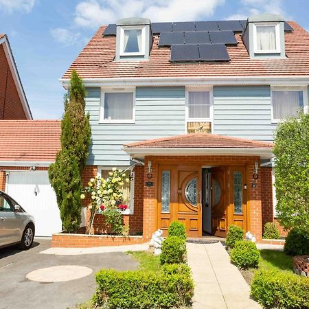 Benjamin Guest House Yiewsley Exterior foto
